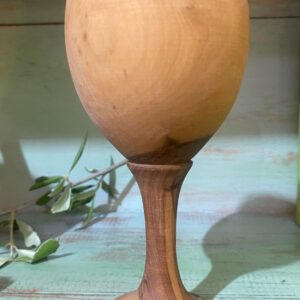 Ποτήρι κρασιού από ξύλο ελιάς