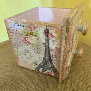 Διακοσμητική συρταριέρα ντεκουπάζ